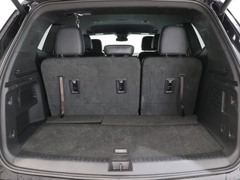 Used 2025 Buick Enclave Preferred FWD image 31
