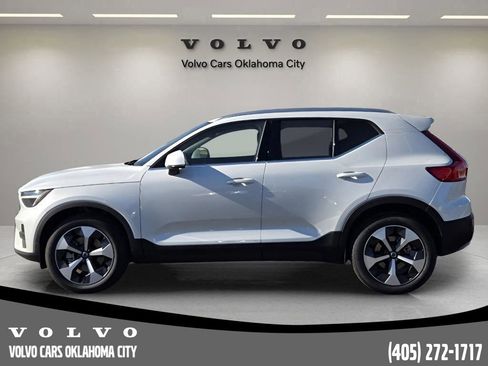 Used 2025 Volvo XC40 B5 Core w/ Protection Package Premier image 3