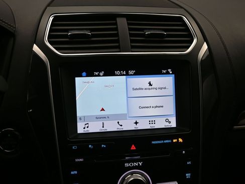 Used 2017 Ford Explorer Platinum image 15