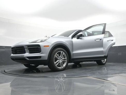 Certified 2023 Porsche Cayenne Coupe AWD/4WD image 31
