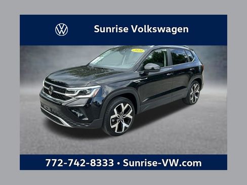 Certified 2023 Volkswagen Taos SEL AWD/4WD image 1