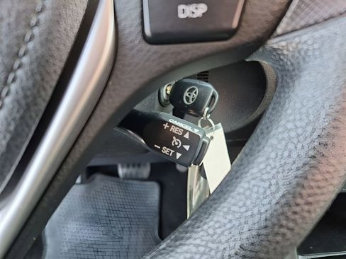 Used 2016 Toyota Corolla LE image 35