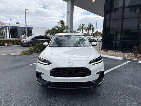 Used 2025 Honda HR-V EX-L image 3