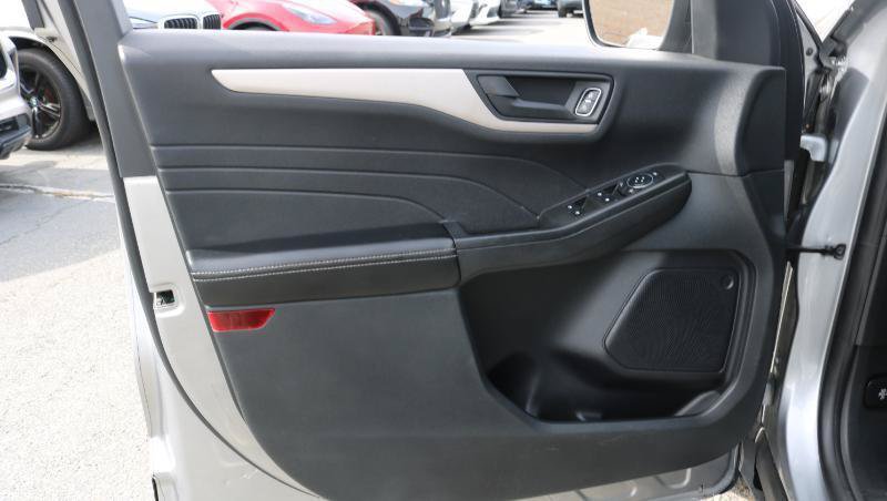 Used 2022 Ford Escape SE w/ Cold Weather Package AWD/4WD image 9