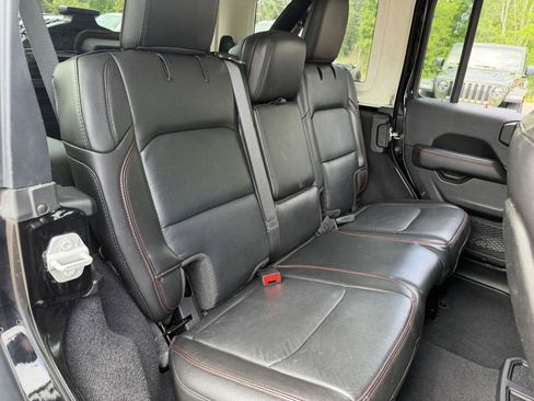 Used 2022 Jeep Wrangler Unlimited Rubicon AWD/4WD image 20