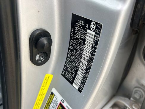 Used 2015 Toyota Corolla L FWD image 10