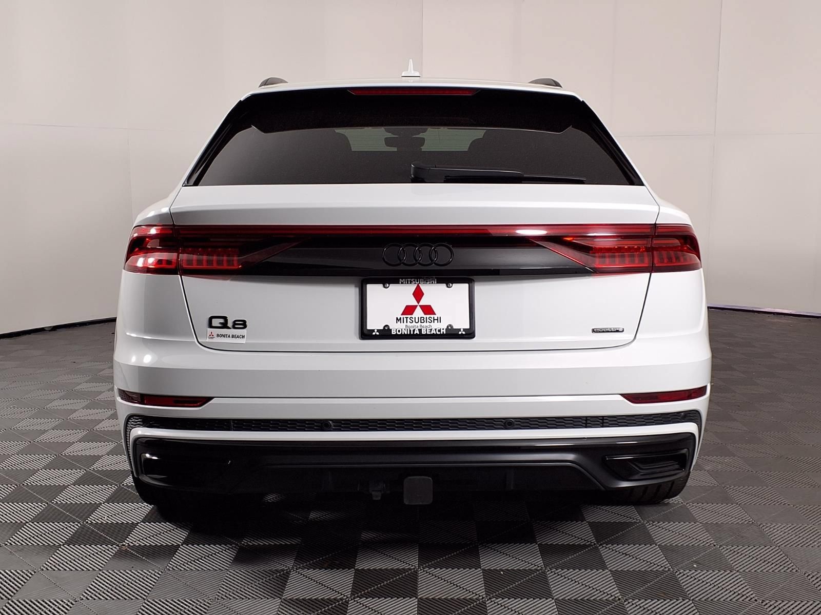 Used 2023 Audi Q8 Prestige AWD/4WD image 6