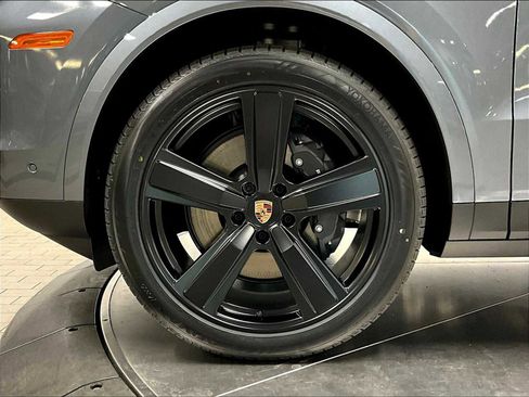 New 2026 Porsche Cayenne Coupe AWD/4WD image 11