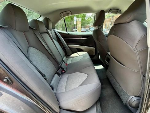 Used 2018 Toyota Camry LE FWD image 17