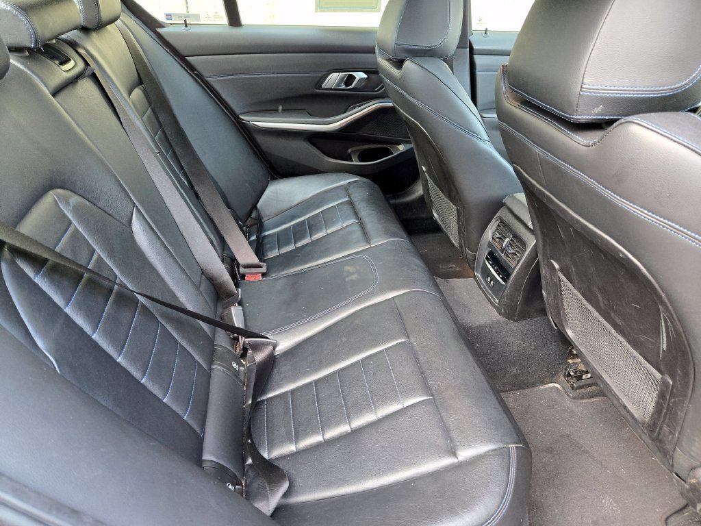 Used 2022 BMW 330i xDrive Sedan w/ M Sport Package AWD/4WD image 23