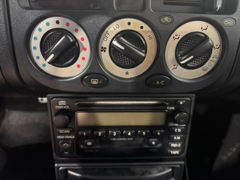 Used 2001 Toyota MR2 RWD image 19