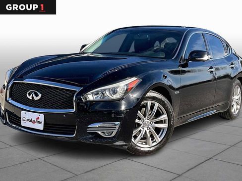 Used 2015 INFINITI Q70 Hybrid w/ Deluxe Touring Package image 1