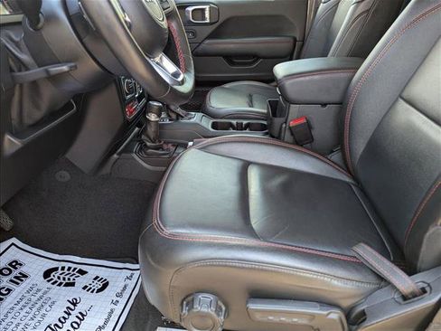 Used 2021 Jeep Gladiator Rubicon AWD/4WD image 15