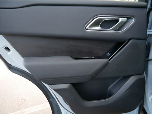 Used 2025 Land Rover Range Rover Velar Dynamic SE image 17