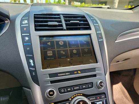 Used 2018 Lincoln MKZ Premiere FWD image 21