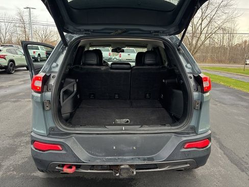 Used 2015 Jeep Cherokee Trailhawk w/ Comfort/Convenience Group image 28