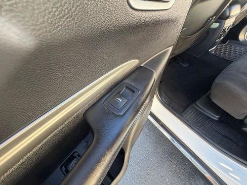 Used 2020 Dodge Durango SXT w/ 3rd Row Seating Group RWD image 15