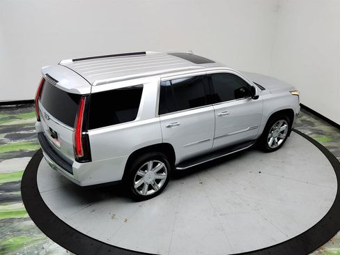 Used 2019 Cadillac Escalade Luxury RWD image 33