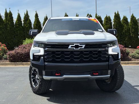 Used 2023 Chevrolet Silverado 1500 ZR2 image 5
