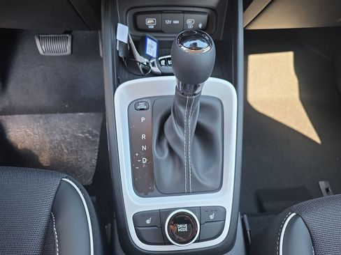 New 2026 Hyundai Venue SEL FWD image 18