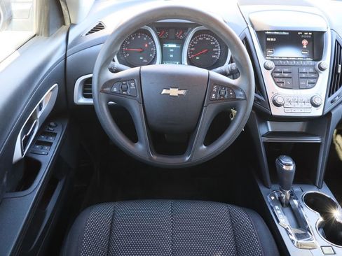 Used 2017 Chevrolet Equinox LS image 21