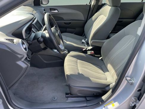 Used 2018 Chevrolet Sonic LT w/ Convenience Package FWD image 20