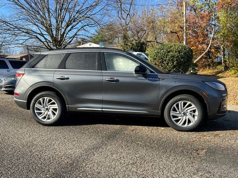 New 2026 Lincoln Corsair Premiere image 3