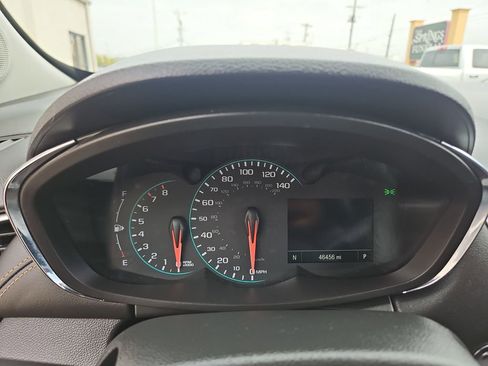 Used 2018 Chevrolet Trax LT w/ LT Convenience Package FWD image 14