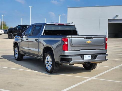 Used 2021 Chevrolet Silverado 1500 Custom image 3