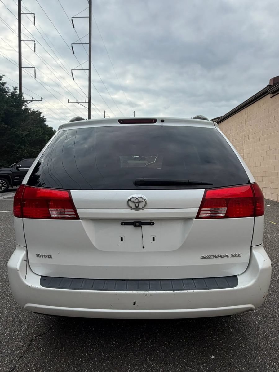 Used 2004 Toyota Sienna XLE FWD image 6