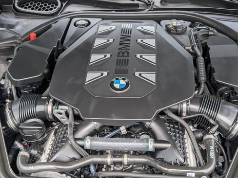 Used 2024 BMW 760i xDrive AWD/4WD image 20