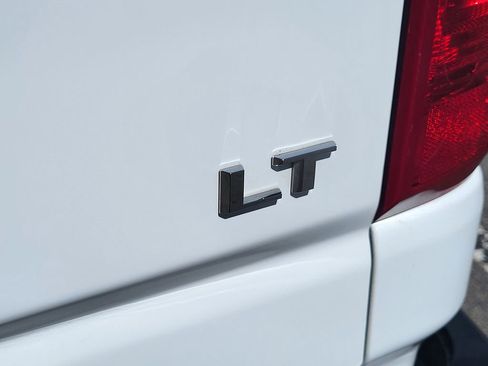 Used 2024 Chevrolet Silverado 2500 LT image 9