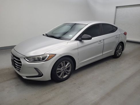 Used 2017 Hyundai Elantra SE w/ SE A/T Tech Package 03 FWD image 2