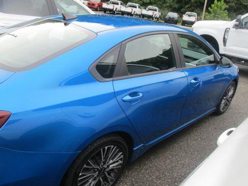 Used 2022 Kia Forte GT-Line w/ GT-Line Premium Package FWD image 3