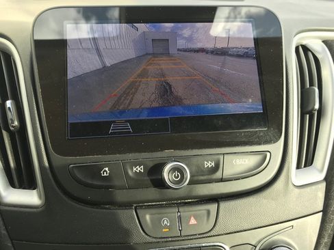 Used 2025 Chevrolet Malibu LT FWD image 19