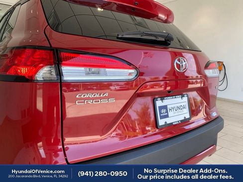 Used 2024 Toyota Corolla Cross LE w/ Moonroof Package FWD image 54