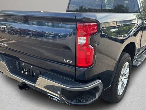 Used 2022 Chevrolet Silverado 1500 LTZ AWD/4WD image 35