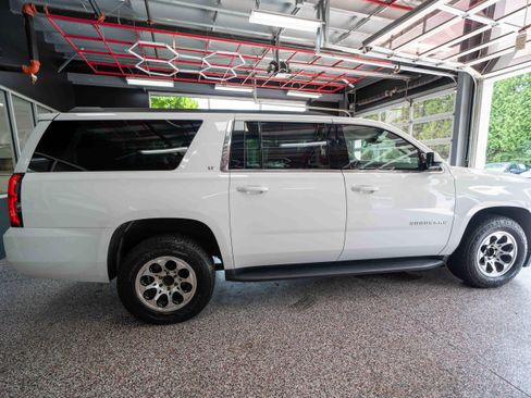 Used 2018 Chevrolet Suburban LT AWD/4WD image 4