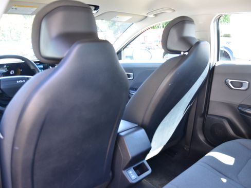 Used 2025 Kia K4 FWD image 37