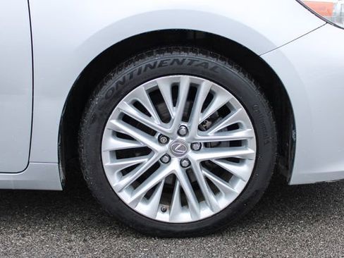 Used 2014 Lexus ES 350 w/ Ultra Luxury Package image 39