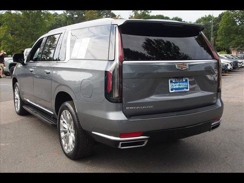 Used 2021 Cadillac Escalade ESV Premium Luxury w/ LPO, Illumination Package image 3