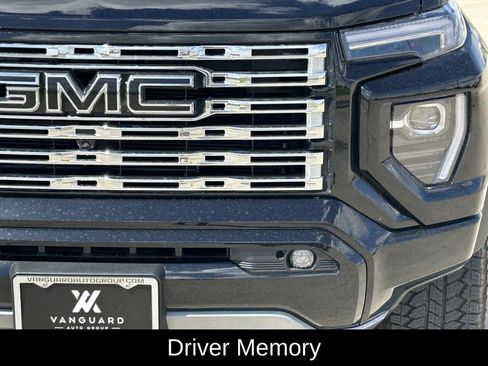 New 2026 GMC Canyon Denali w/ LPO, Denali Black Edition image 9