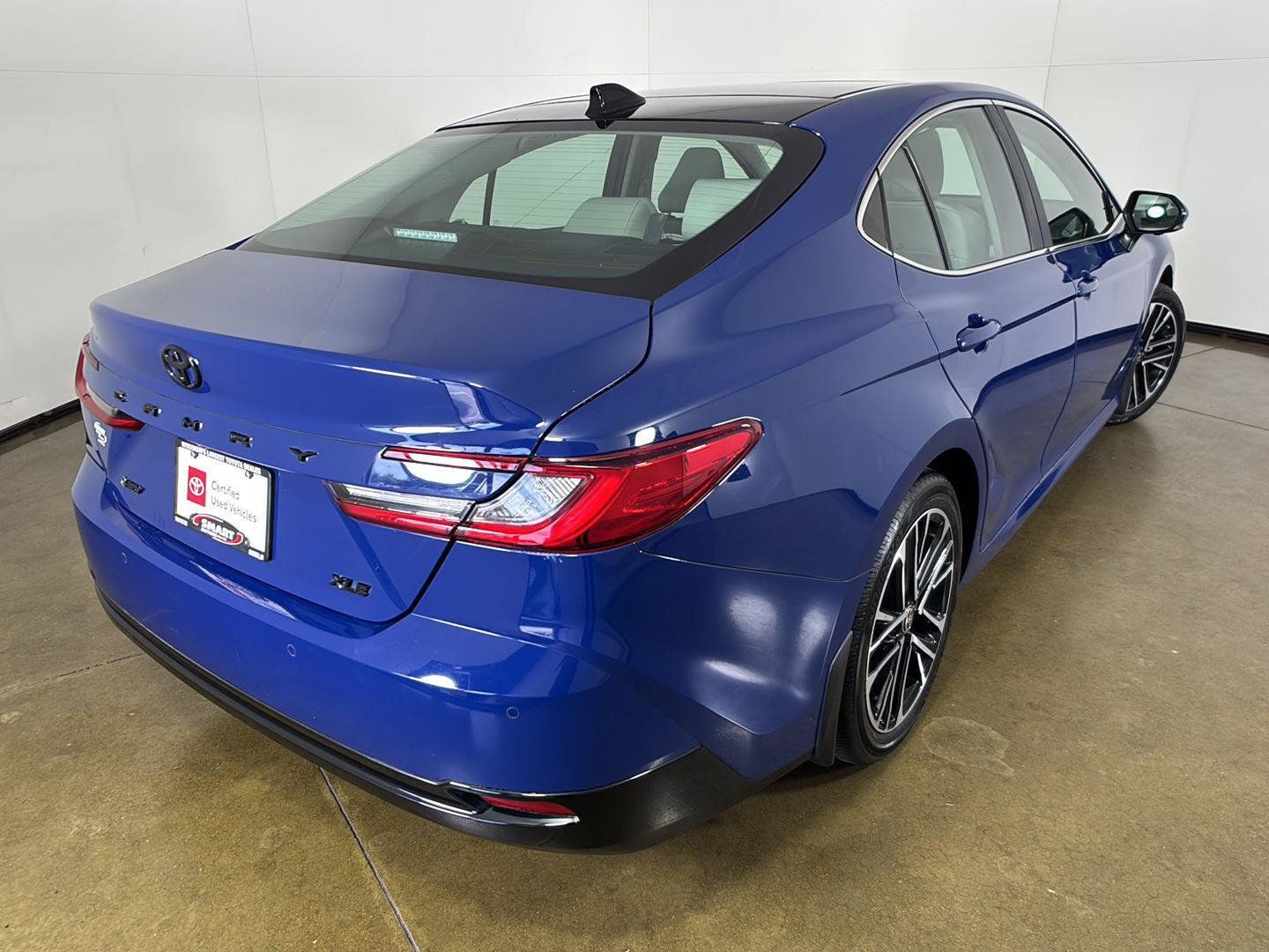 Used 2026 Toyota Camry XLE w/ Premium Plus Package FWD image 10