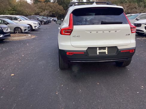 Certified 2026 Volvo XC40 B5 Plus w/ Protection Package Premier AWD/4WD image 13
