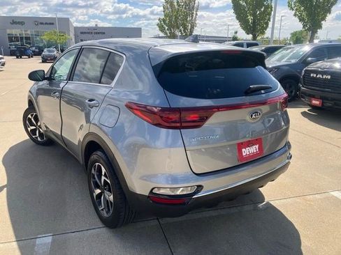 Used 2022 Kia Sportage LX AWD/4WD image 3