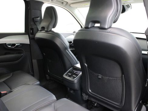 Used 2022 Volvo XC90 T5 Momentum FWD image 24