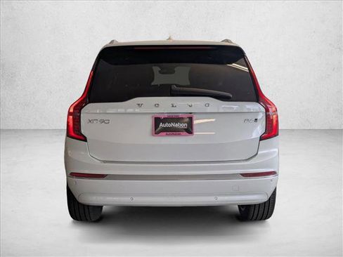 New 2026 Volvo XC90 B6 Plus w/ Protection Package image 8