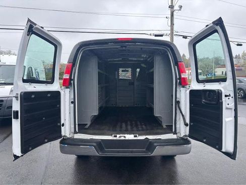 Used 2022 Chevrolet Express 2500 w/ Driver Convenience Package RWD image 8