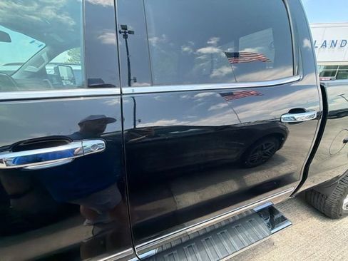 Used 2018 GMC Sierra 2500 Denali w/ Duramax Plus Package AWD/4WD image 7