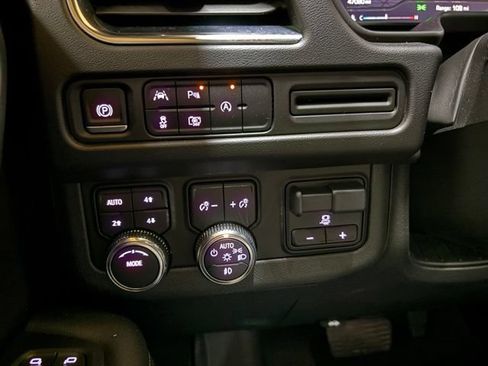 Used 2023 GMC Yukon SLT w/ SLT Premium Package AWD/4WD image 69